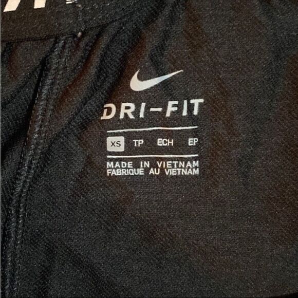 Nike Shorts   - Picture 3 of 4